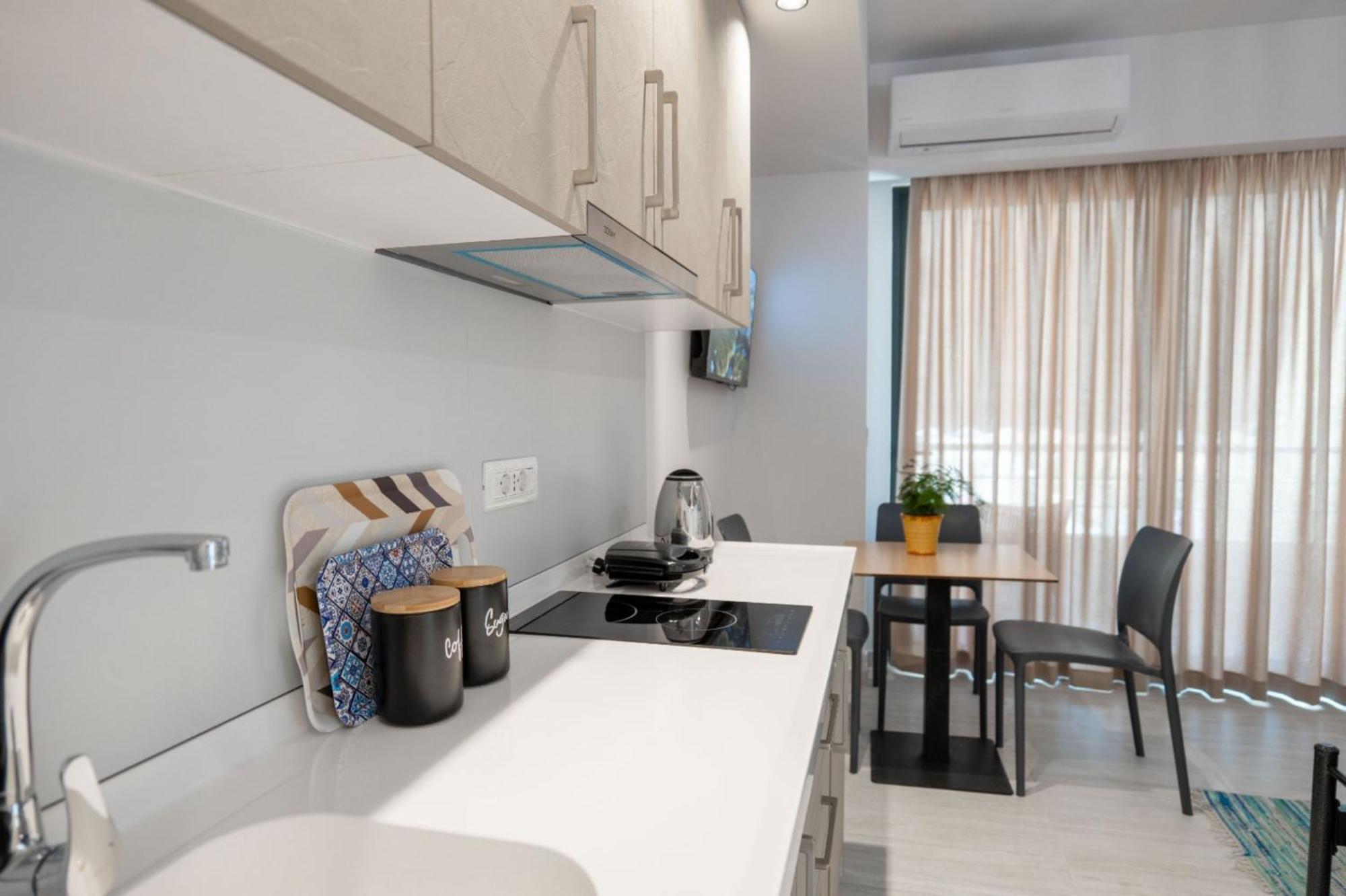 Aleksandra Apartments ساراندا المظهر الخارجي الصورة
