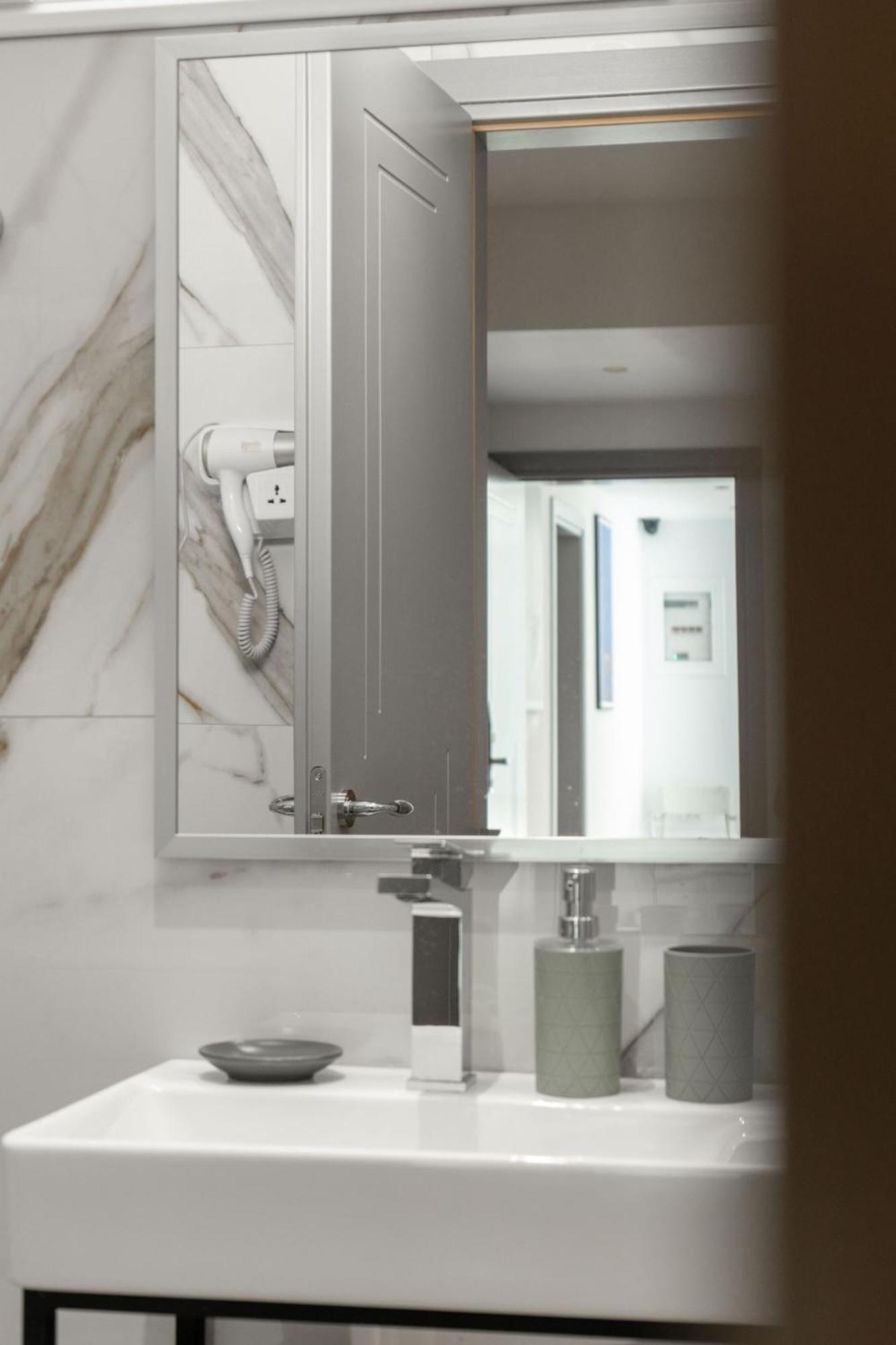 Aleksandra Apartments ساراندا المظهر الخارجي الصورة