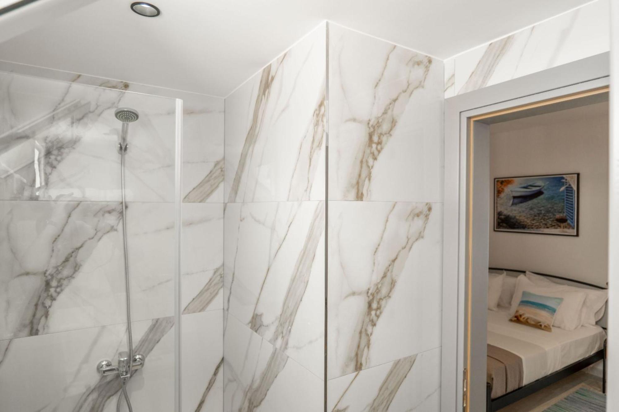 Aleksandra Apartments ساراندا المظهر الخارجي الصورة