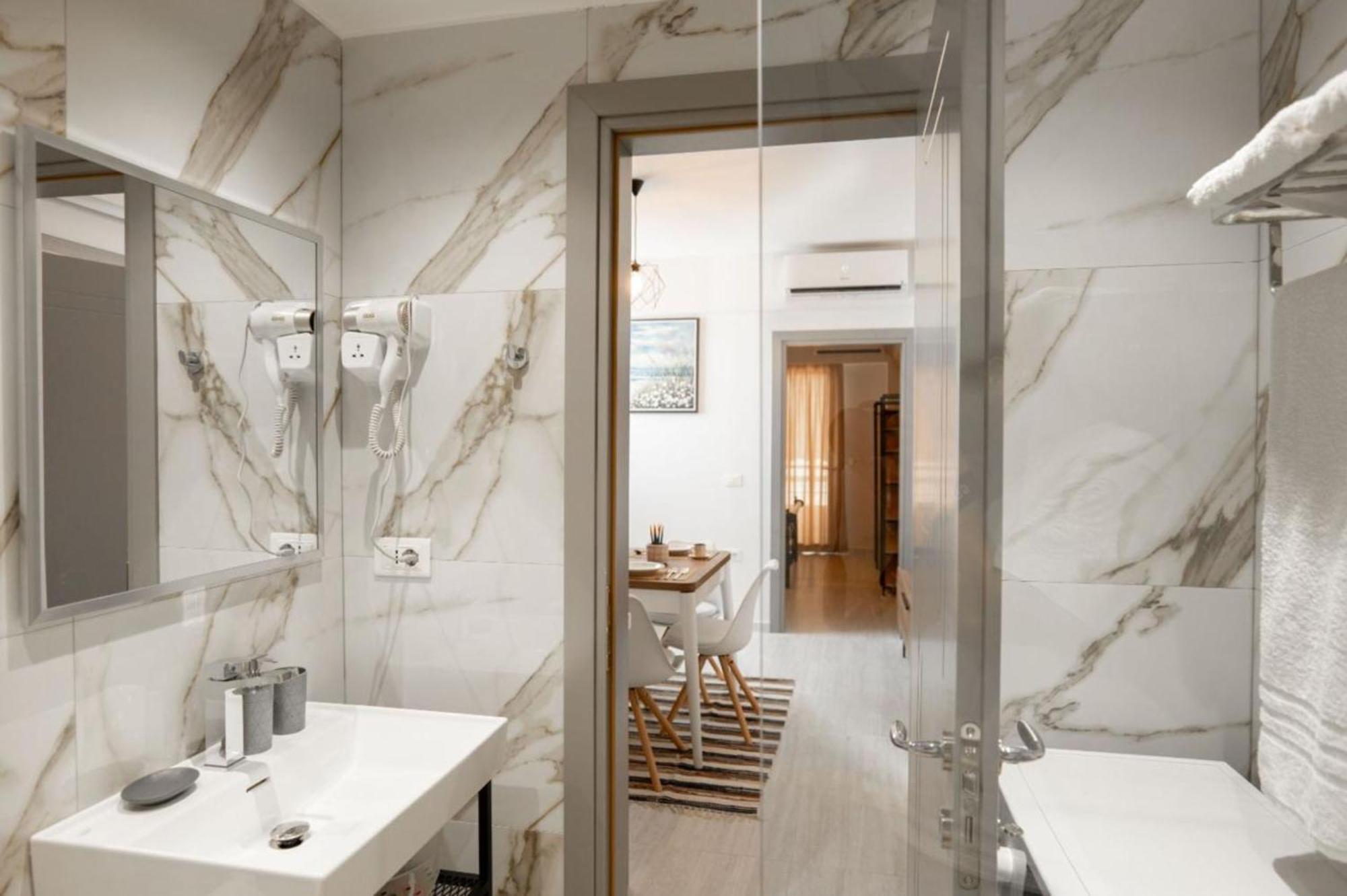 Aleksandra Apartments ساراندا المظهر الخارجي الصورة